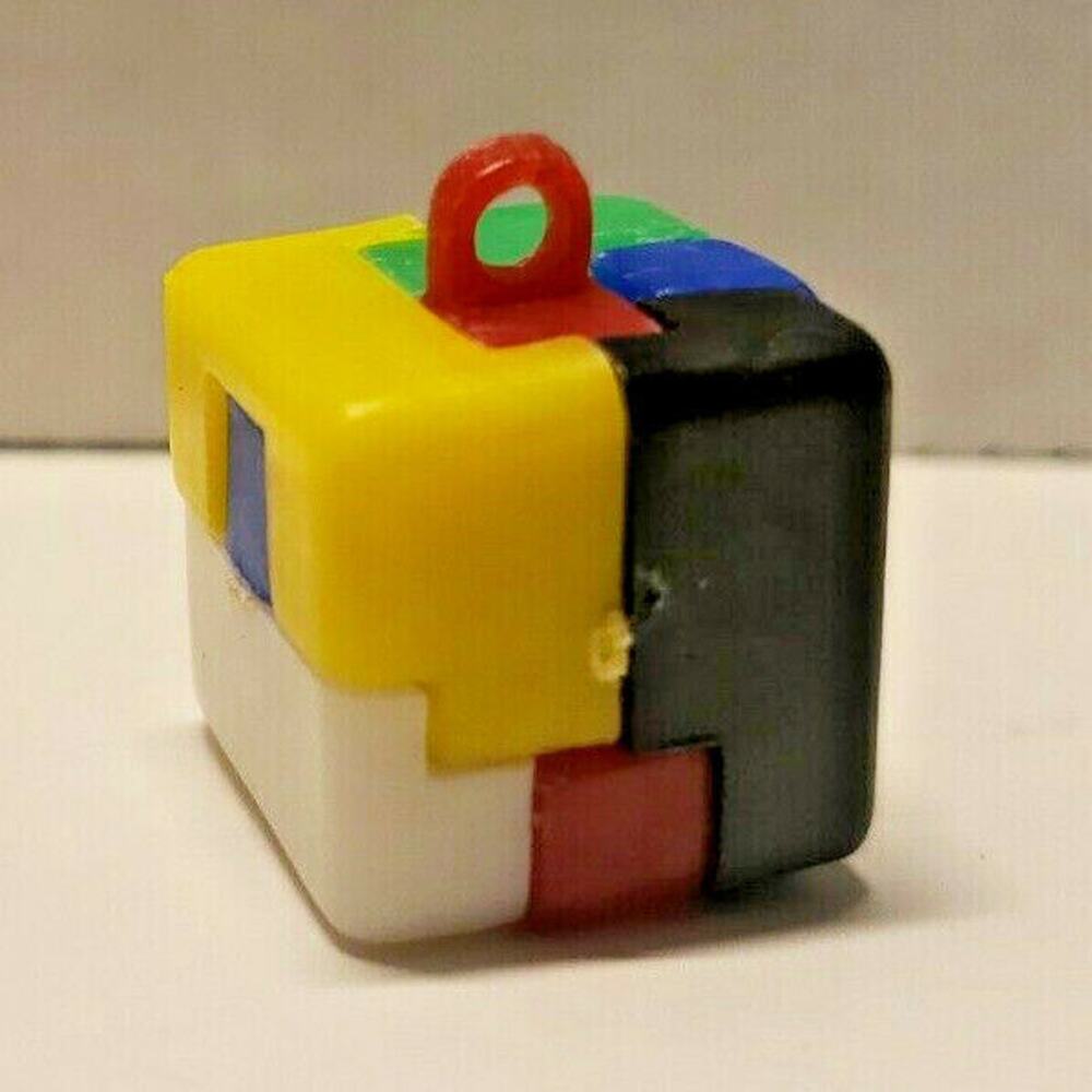 Vintage 1960s Plastic Keychain Puzzle Vending Charm Gumball Machine Dice NOS